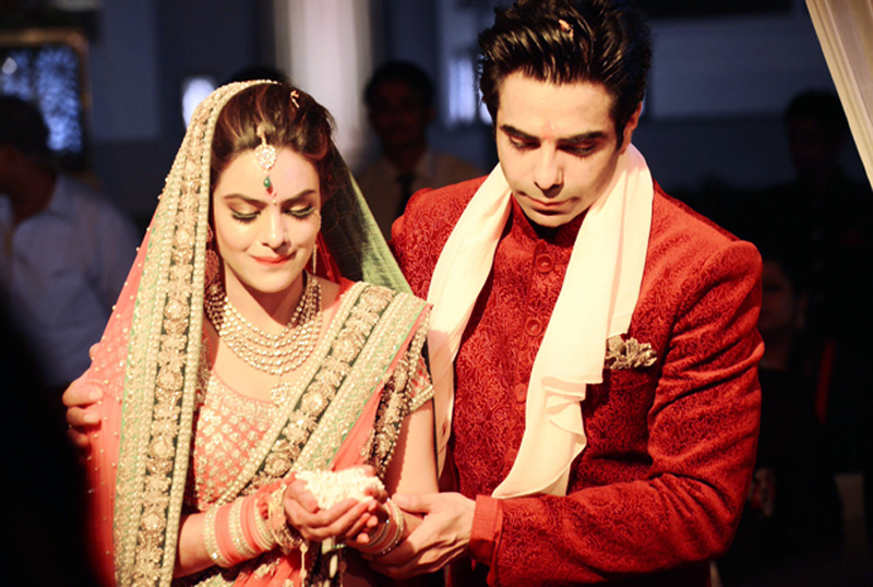 Aparshakti Khurrana with bride
