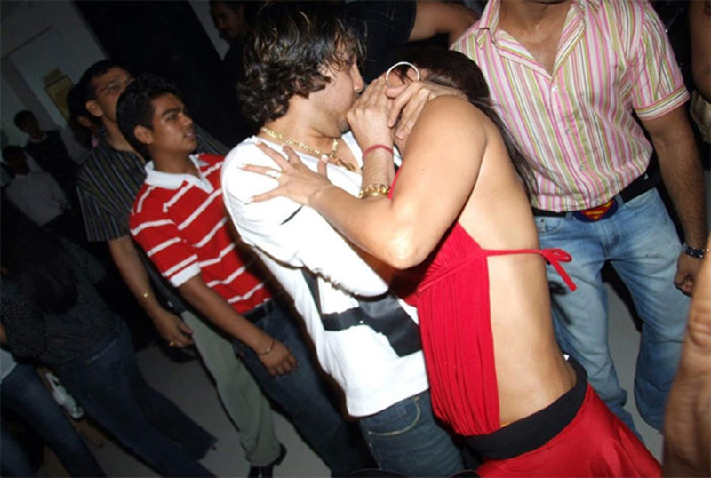 Singer Mika kissing Rakhi Sawant