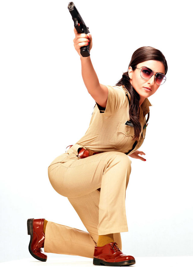 soha ali khan as sexy cop