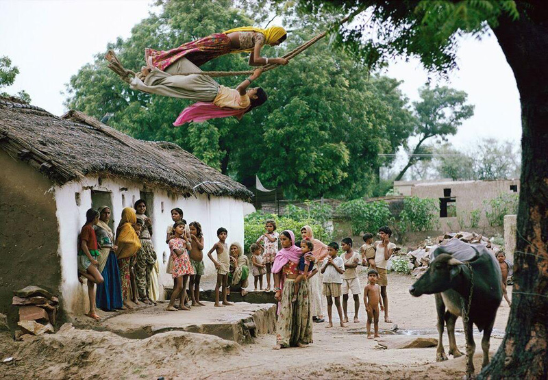 Catching the breeze, Hathod Village, Jaipur, Rajasthan, 1975.