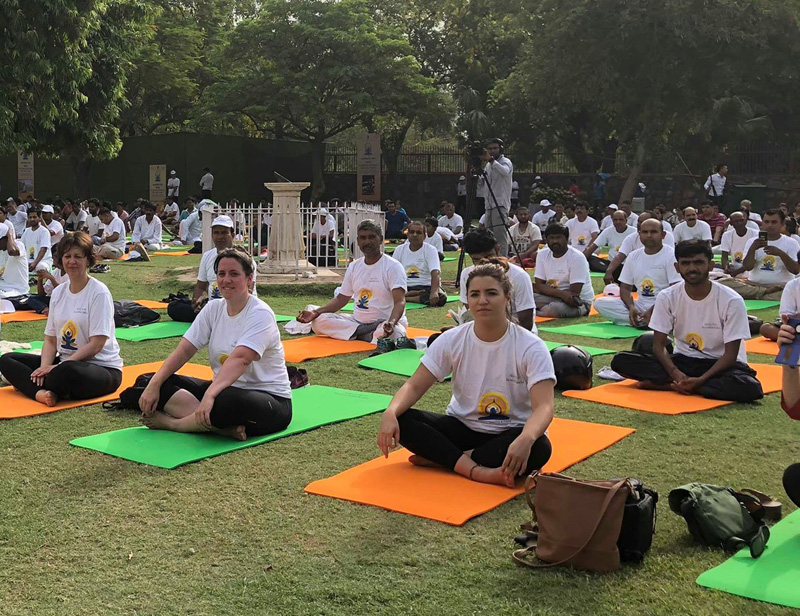 Shannon Skinner doing yoga in New Delhi