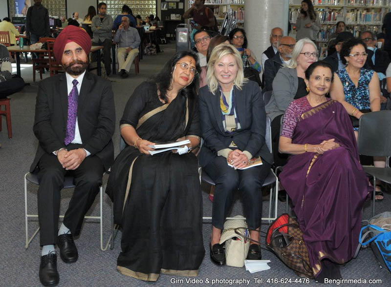 Meena Chopra with Mississauga mayor Bonnie Crombie, Indian vice consul general D.p. Singh (left) and classical dancer Lata Pada.