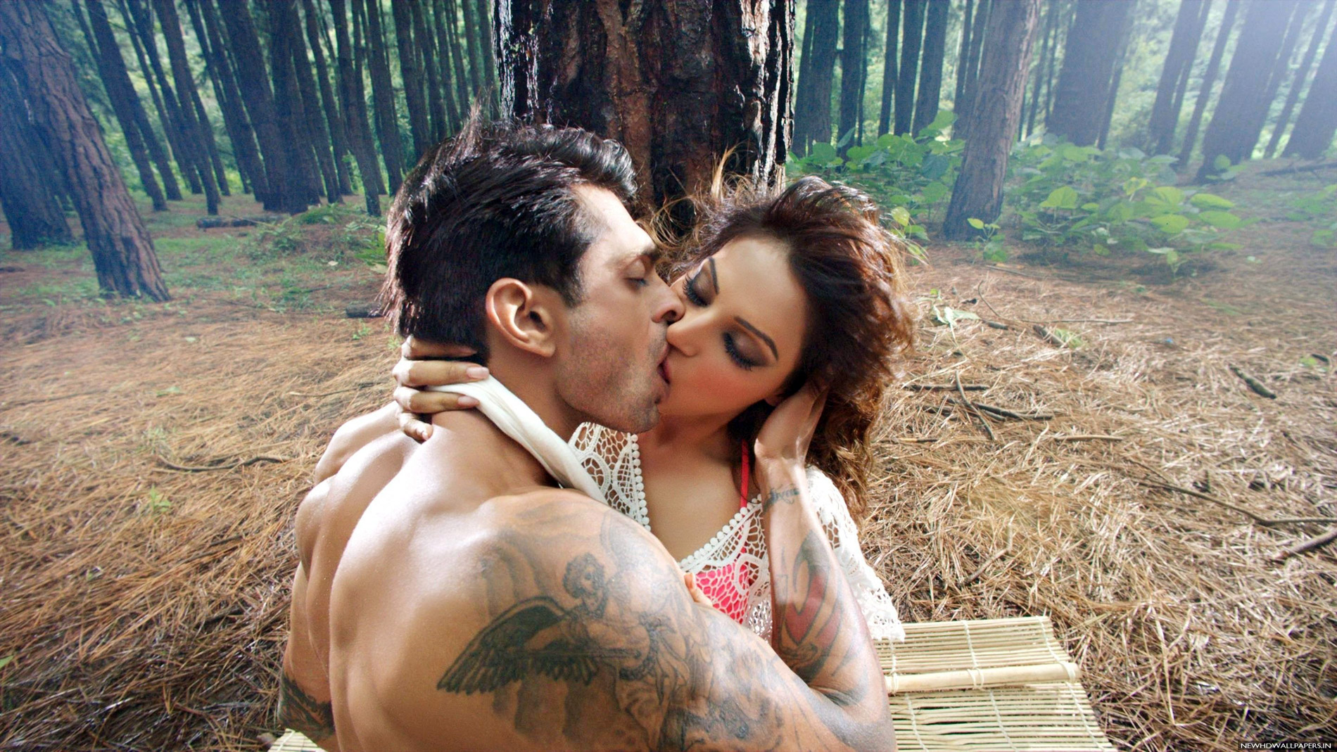 Hottest Bollywood couple Bipasha and Karan Grover.