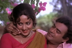 sanjeev-kumar-with-actress-hema-malini