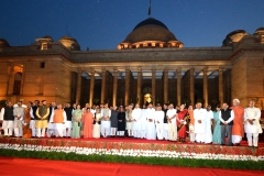 modi-team-pose-with-president-pranab-mukherjee