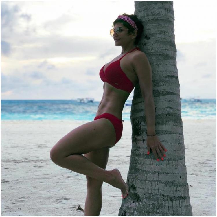 Mandira Bedi Bold Indian actress-model hot bikini pictures