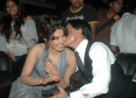Priyanka Chopra gets cosy with Shah Rukh Khan