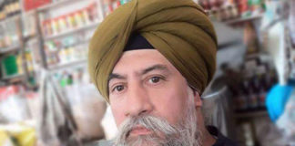 Pakistani sikh Charan Jeet Singh
