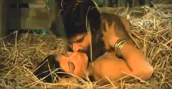 Dimple Kapadia and Anil Kapoor in famous kissing scene.