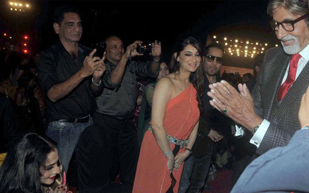 Amitabh Bachchan, Rekha greet each after 33 years | Moving to Canada I ...